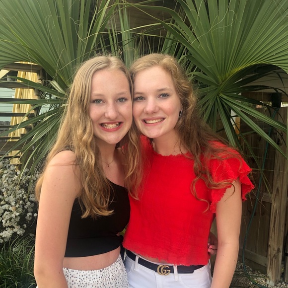 Meet your Posher, Jennifer - Picture 2 of 4